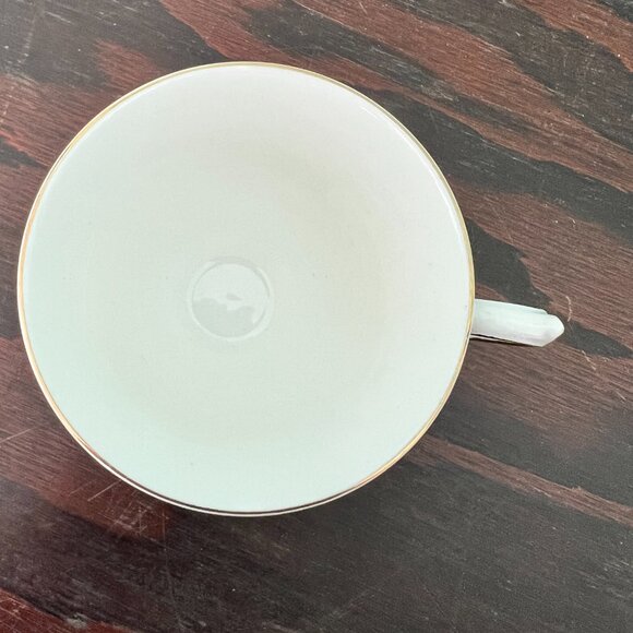 QUEEN ANNE – Yellow Roses Pattern Fine Bone China, England Gold Trim - Picture 2 of 7